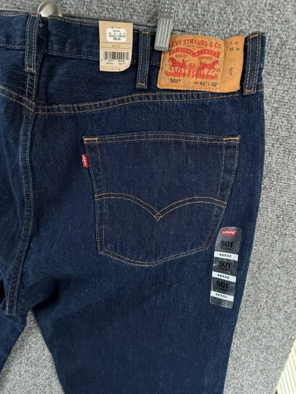 NWT Levis 501 Jeans Men 4232 Straight Leg Button Fly Dark Wash Classic Red Tab